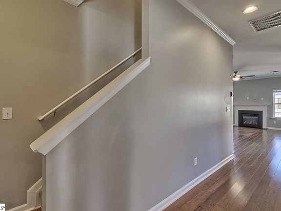 5th image of 711 Thistlewood Dr