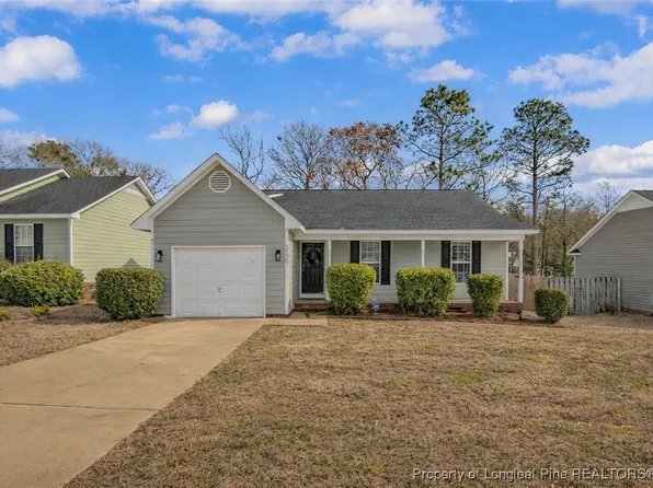 3129 Nontucket Ln, Hope Mills, NC 28348