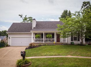 8118 Village Point Dr, Louisville, KY