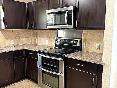 3 bed, 1200 sqft, $1,600 — Photo 2