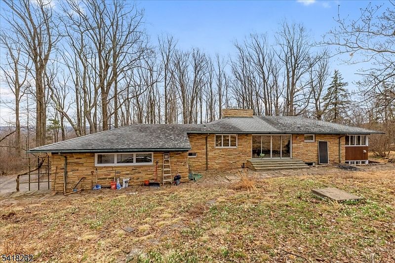 1st image of 42 Stouts Rd