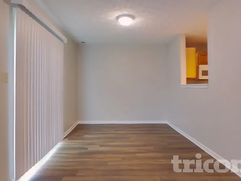 4468 Connaught East Dr — Photo 5