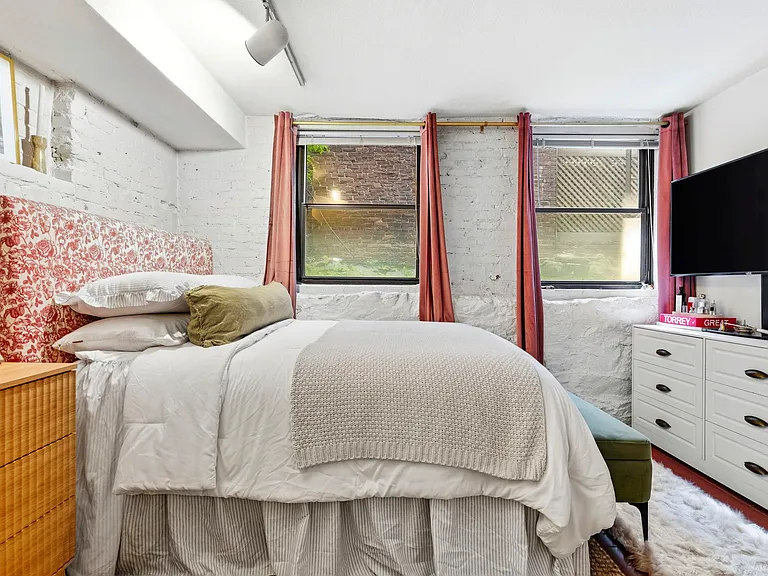 12 Greenough Ln #LL1 — Photo 8