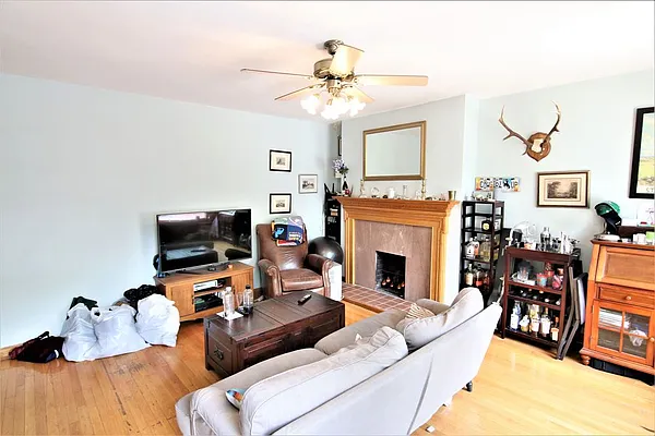 Rented by JK Dansar Corp | media 18