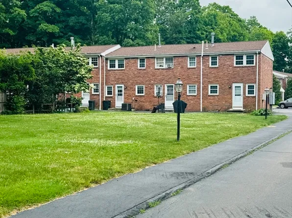5 Regency Dr Unit 5, Holliston, MA 01746