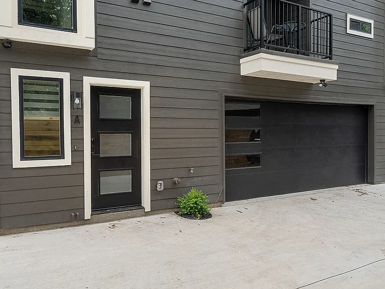 606 W 12th St #A — Photo 4