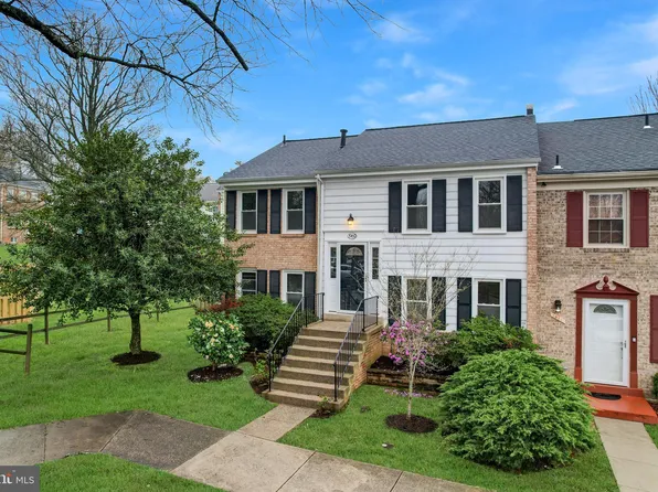 1969 Mayflower Dr, Woodbridge, VA 22192