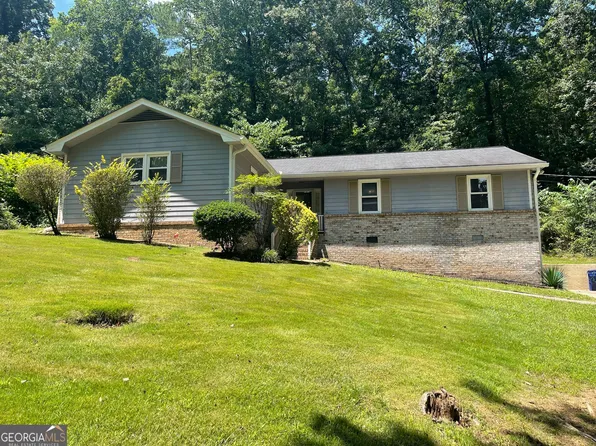 3923 Old Lantern Dr, Lithonia, GA 30038