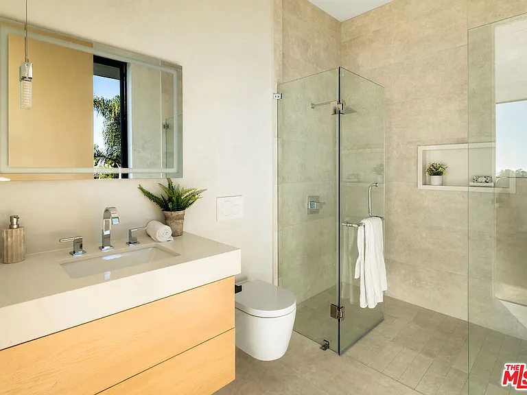 5931 Kanan Dume Rd — Photo 40