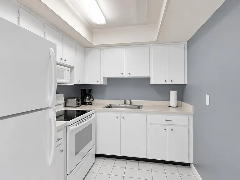10000 Meridian Way N #15 — Photo 5