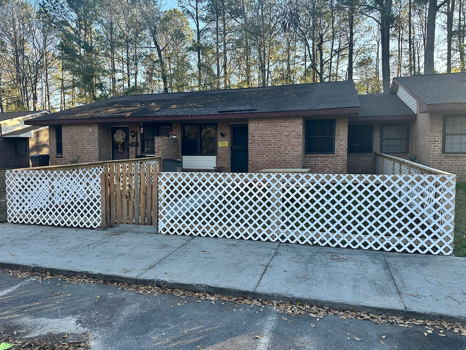 3 bed, 1.5 bath, 1014 sqft, $1,950 — Photo 2