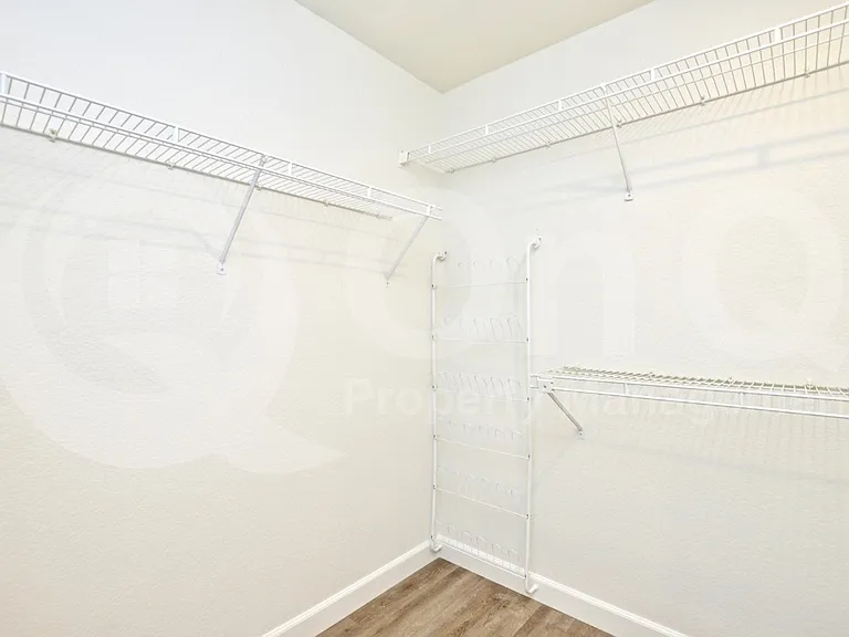 1501 E Commerce Ave — Photo 12