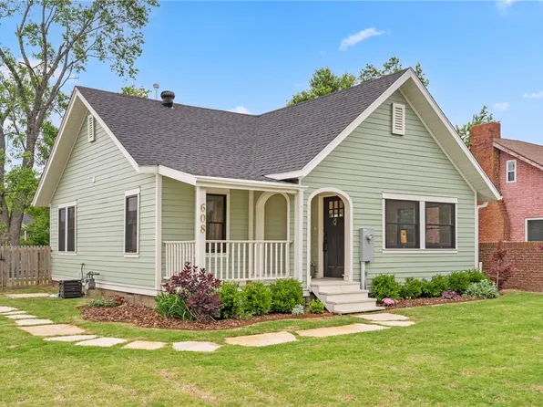 608 N Main St, Bentonville, AR 72712
