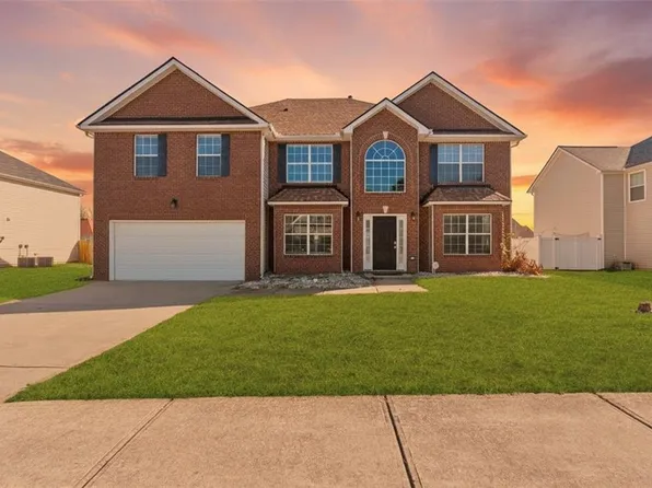541 Hamlet Dr, Hampton, GA 30228