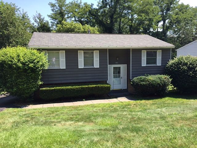 1st image of 555 Waterbury Dr