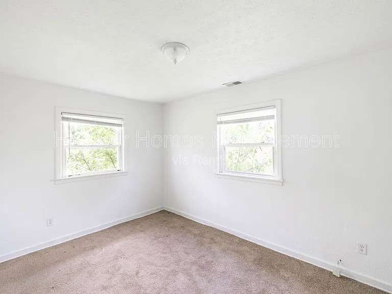 6119 Nimitz Dr — Photo 13
