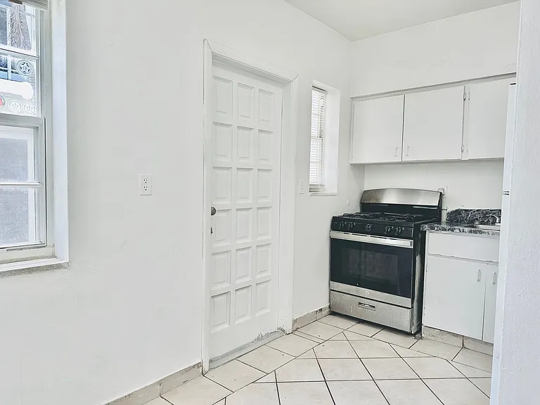 1604 Bay Rd — Photo 16