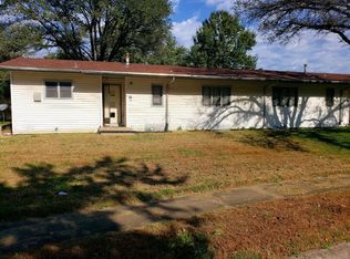 6615 SW Fairdale Dr, Topeka, KS 66619