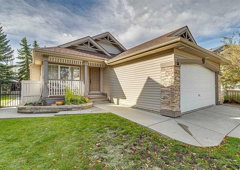 1st image of 36 NE Hidden Ranch Mews NW