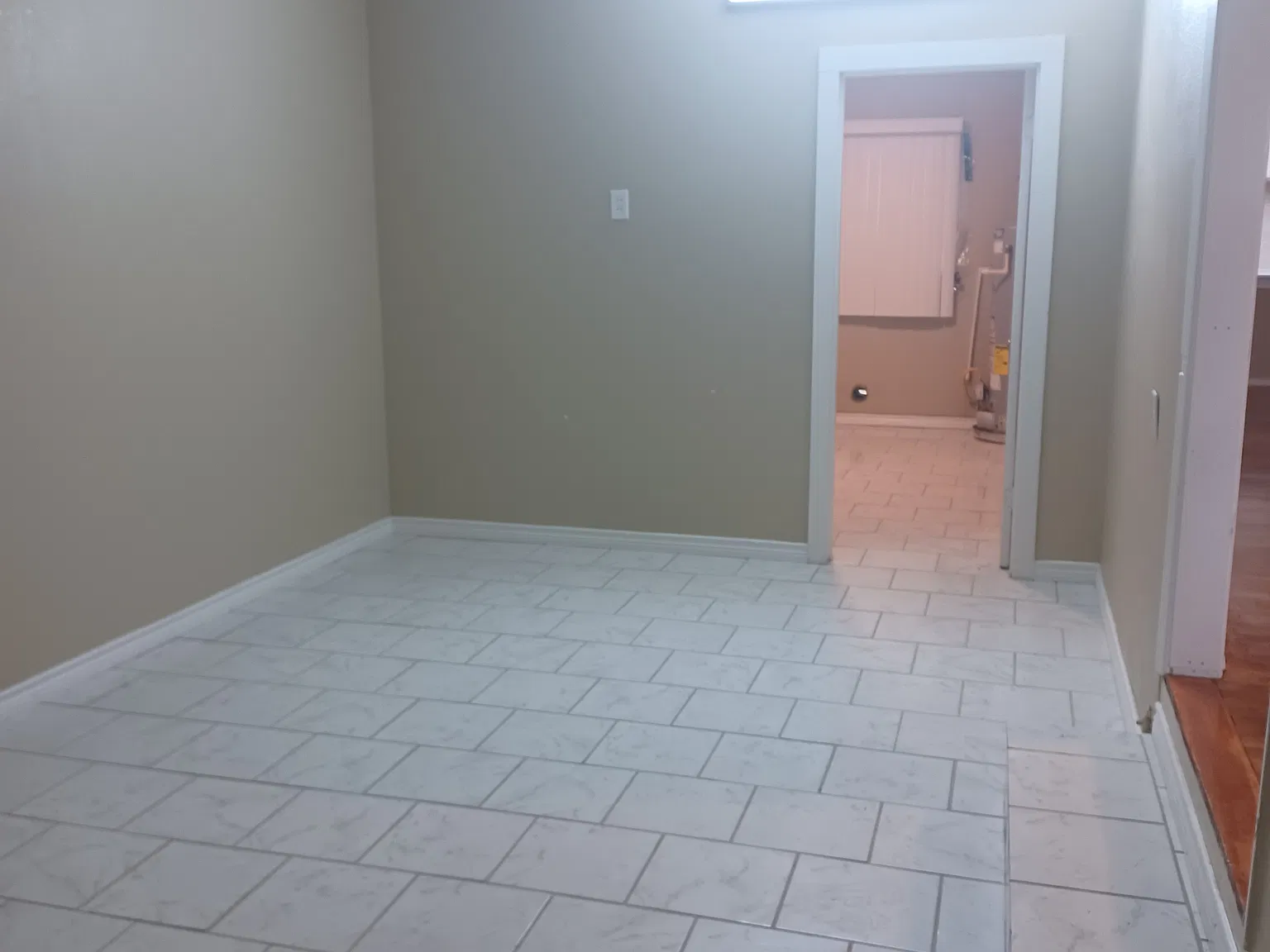 208 Acoma — Photo 3
