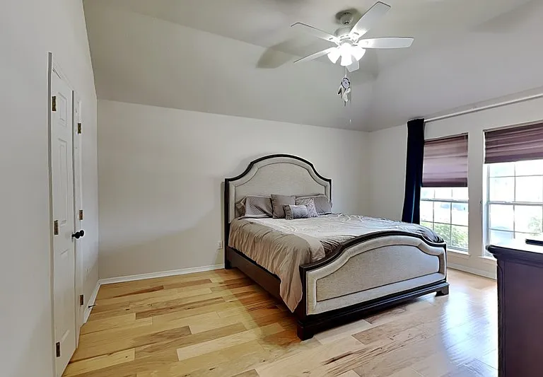 1716 Alpine Dr — Photo 7