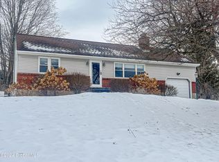 1725 Richwood Dr, Castleton, NY 12033