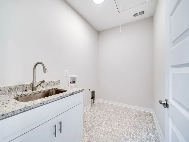 4010B Clifton Ave — Photo 21