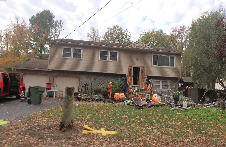 1st image of 35 Farm Ln