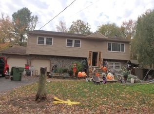 35 Farm Ln, Millstone Township, NJ 08555