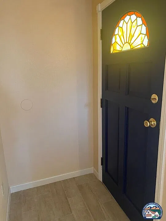 3 bed, 2.0 bath, 1100 sqft, $2,000 — Photo 2