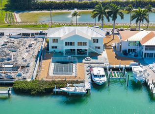 900 Shelter Bay Dr, Key Colony Beach, FL 33051