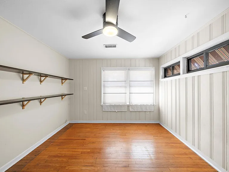215 Fairbanks St — Photo 27