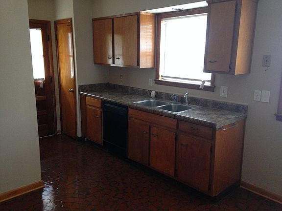 5th image of 1849 Cornelia Ln