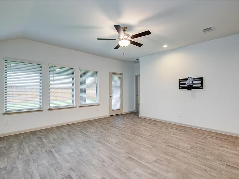 3507 Telford Ln — Photo 24