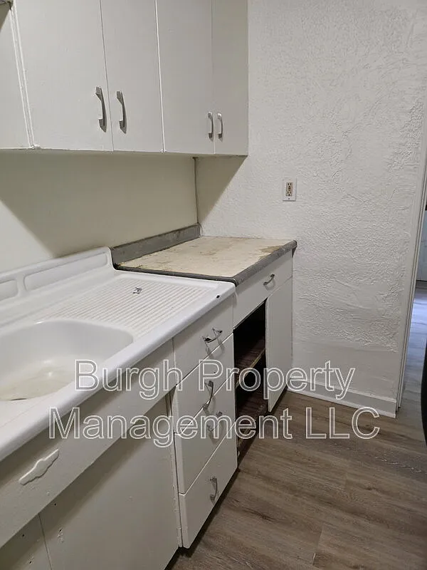 3 bed, 1.0 bath, 1252 sqft, $1,500 — Photo 4