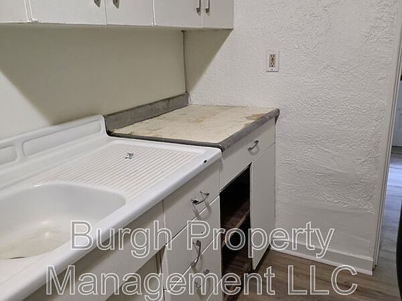 4th image of 1633 Monongahela Ave