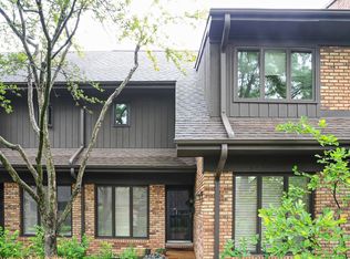 3815 Mission Hills Rd, Northbrook, IL 60062