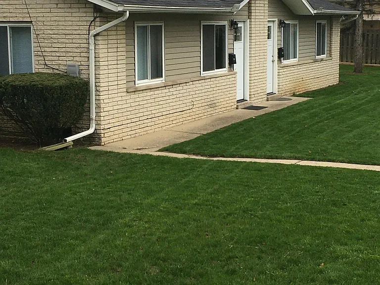 424 Gardner St — Photo 7