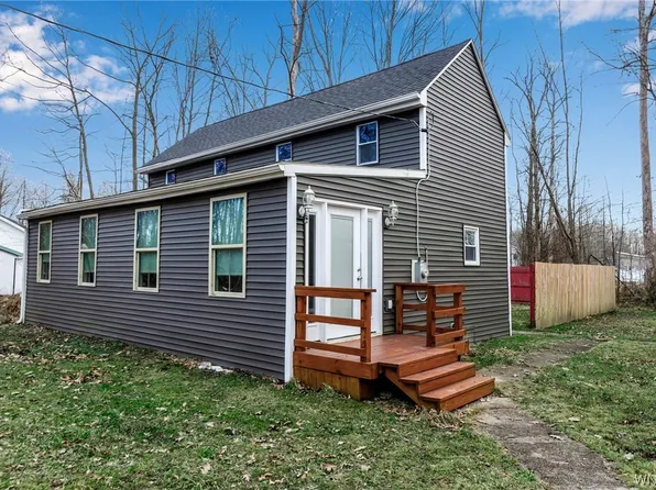 457 Roanoke Ave, Angola, NY 14006