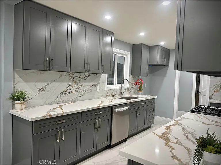 16014 Horace St #16014 — Photo 26