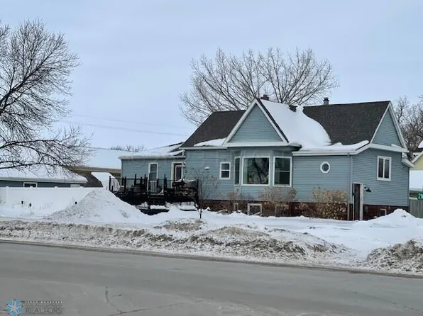 203 9th St N, Wahpeton, ND 58075