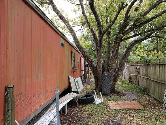3rd image of 1133 Avenue G