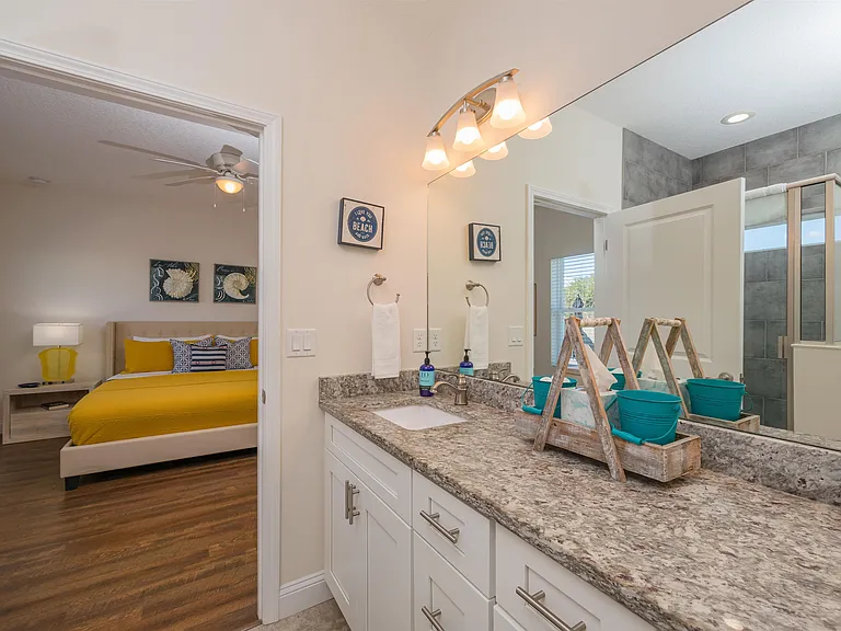6832 Middleton Ave — Photo 39