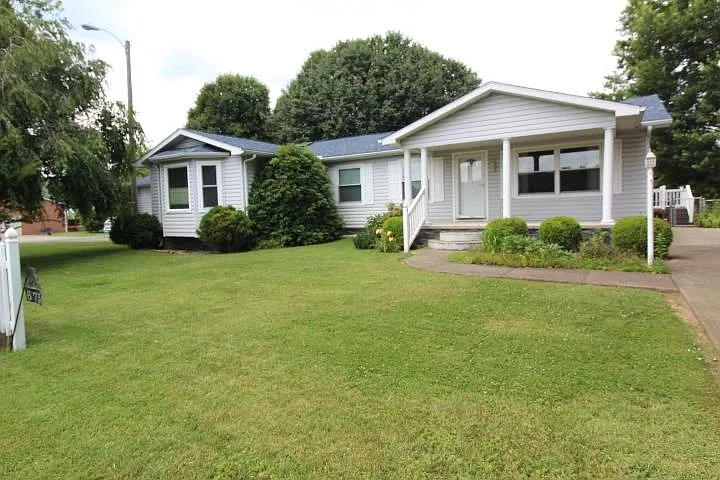 675 Township Road 1135 photo 1