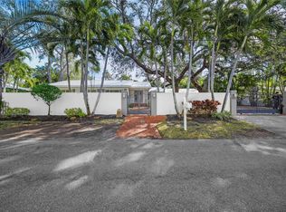 3331 Old Oak Dr, Sarasota, FL 34239