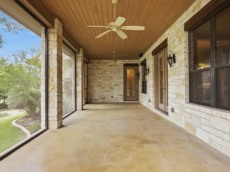 203 Pristine Ln — Photo 34