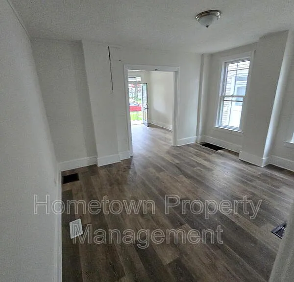 550 Nelson St — Photo 7