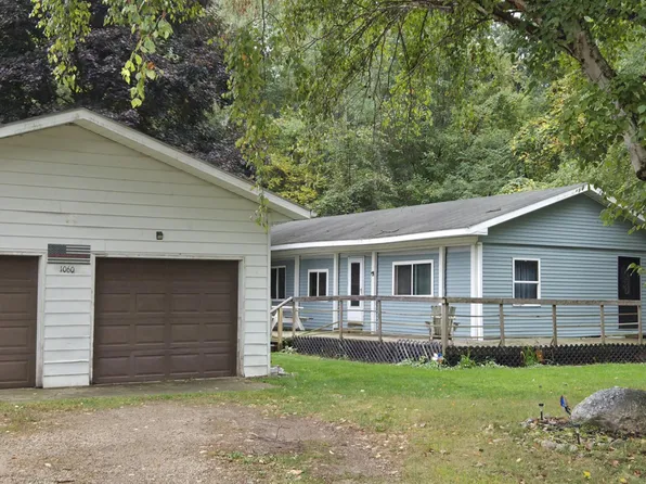 1060 Carmen Dr, Weidman, MI 48893