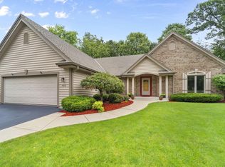 4550 S 123rd St, Greenfield, WI 53228