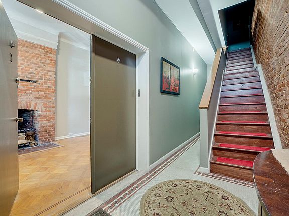 Building Foyer/Entry